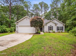 10 Woods Ln, Beaufort, SC 29907