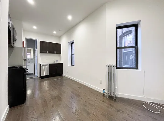 Rented by Kahen Properties | media 3