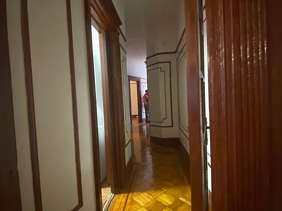 4th image of 1073 Carroll St #1