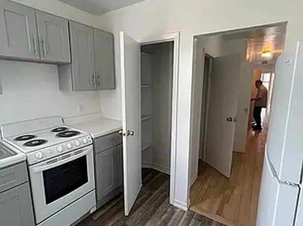 725 11th Avenue image 5 of 13