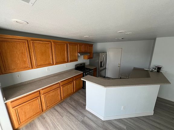 4th image of 10222 Massachusetts Ln