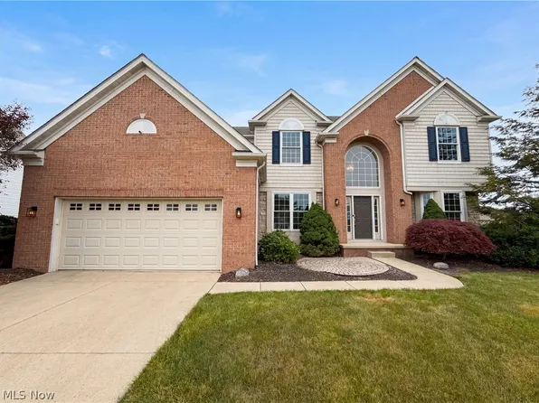 9660 Kingston Trl, Olmsted Falls, OH 44138