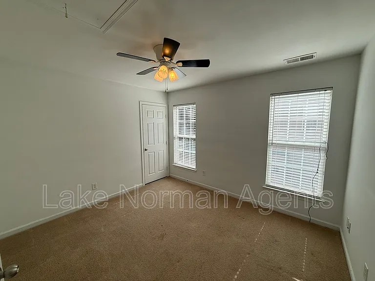15622 Troubadour Ln — Photo 29