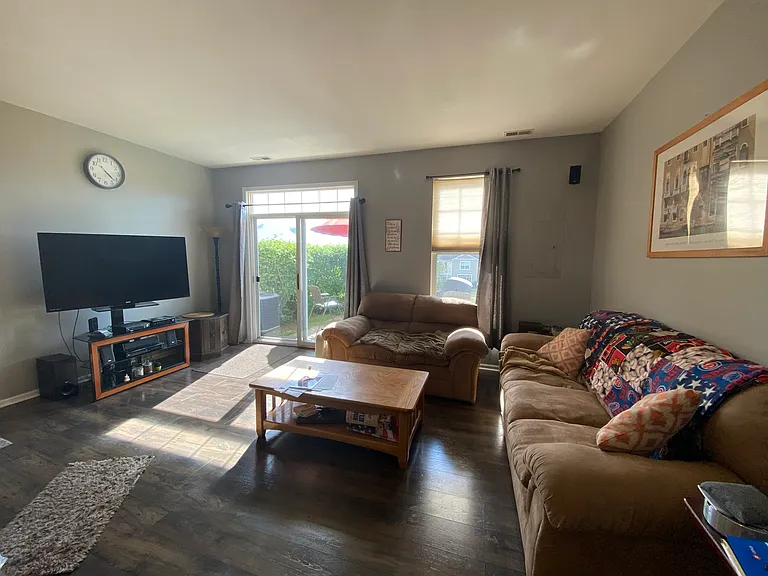 2273 Flagstone Ln — Photo 4