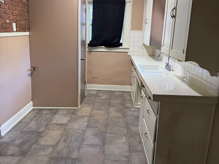 1806 Collins Ave — Photo 3