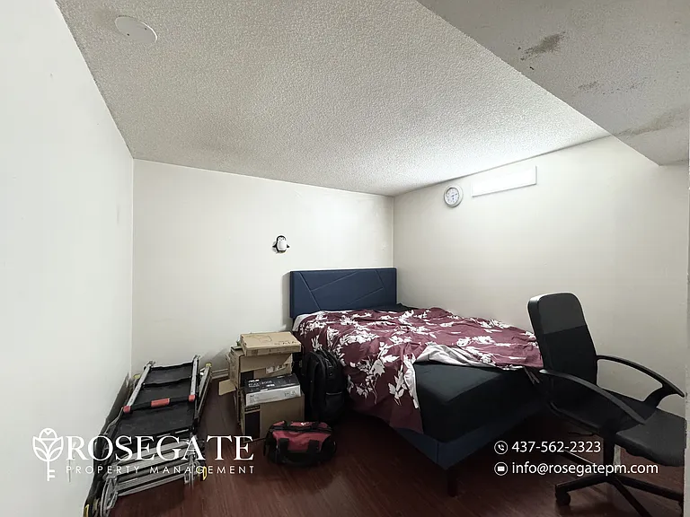 5948 Leeside Cres #2 — Photo 9