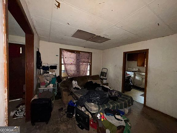 4th image of 2402 Clifton Springs Rd