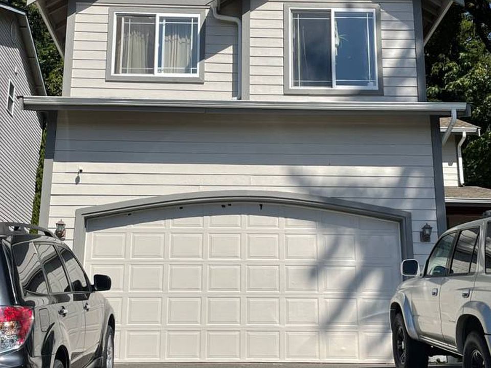 5 bedroom/3 bath. Above WWU park and ride.
No pets