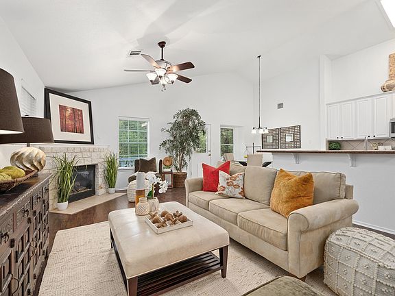 5th image of 10713 Chippenhook Ct