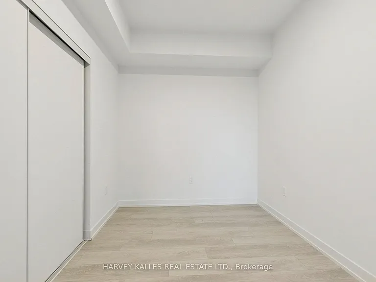 801 The Queensway #706 — Photo 21