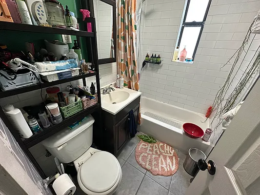 Rented by Premier Metro Realty Corp | media 9