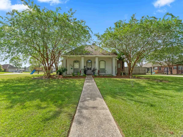 10547 Brown Pelican St, Denham Springs, LA 70726