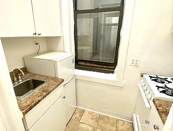 4th image of 51 7th Ave S APT 1D