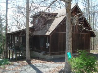 858 Dover Dr, Bushkill, PA 18324