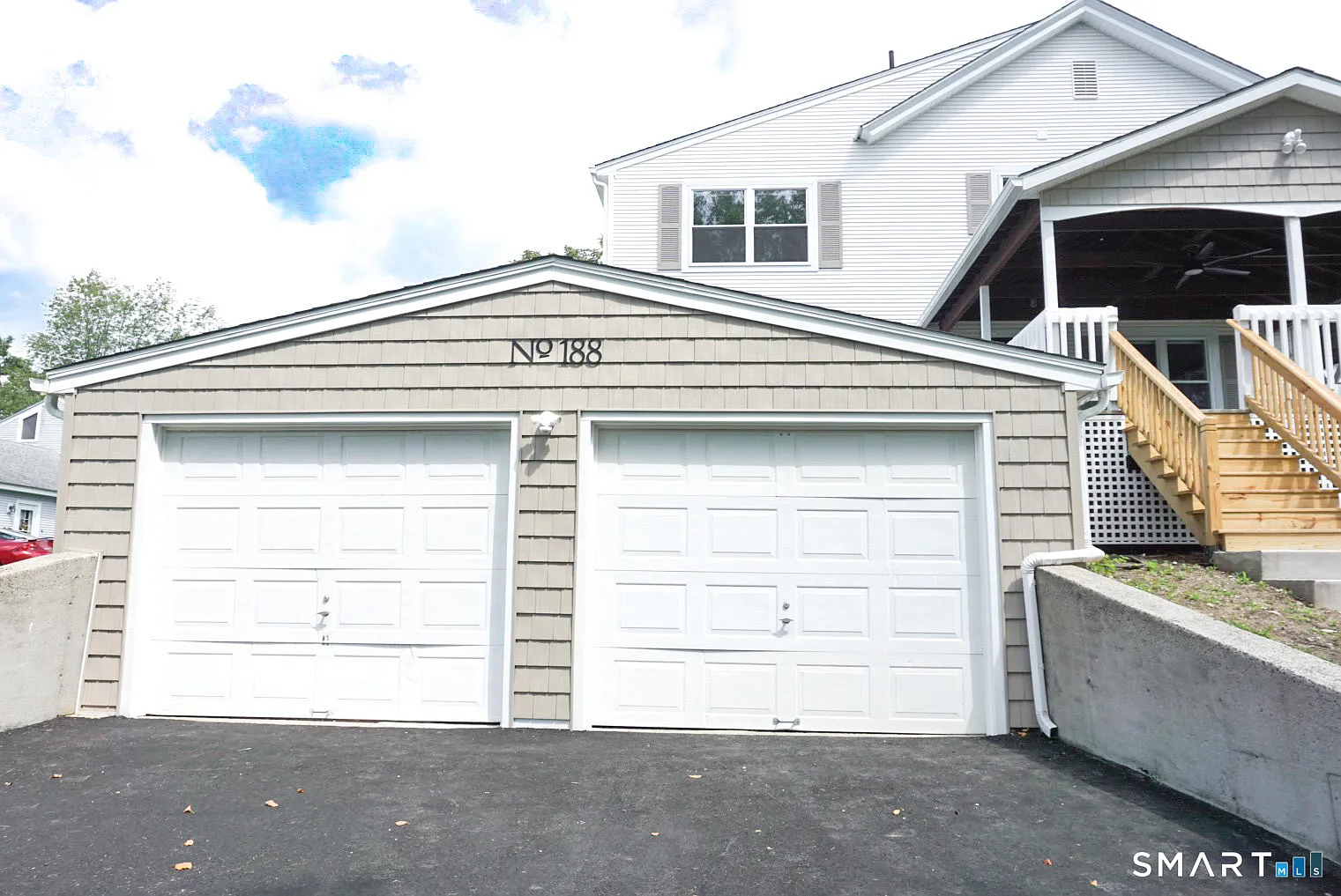 2 bed, 1.0 bath, 1040 sqft, $2,500 — Photo 2