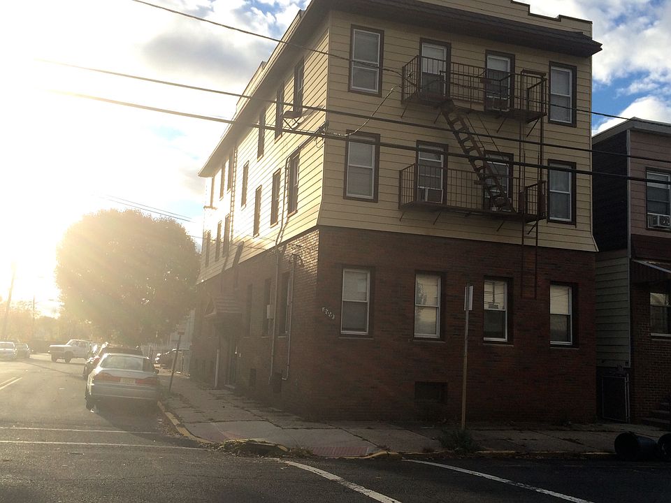 2nd image of 600 4th Ave APT 1
