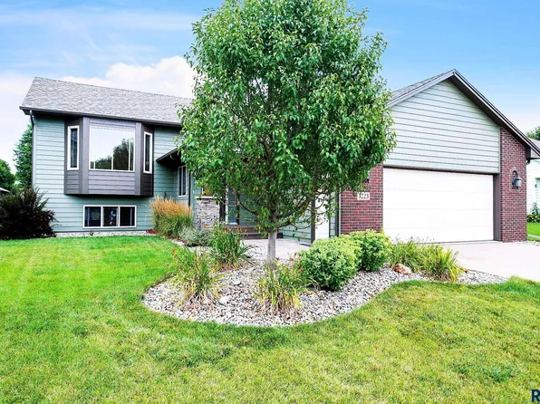 3223 S Grace Ave, Sioux Falls, SD 57103