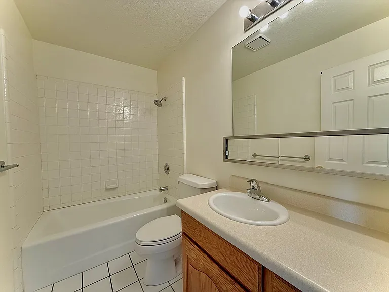 1080 E Elgin Ave — Photo 13