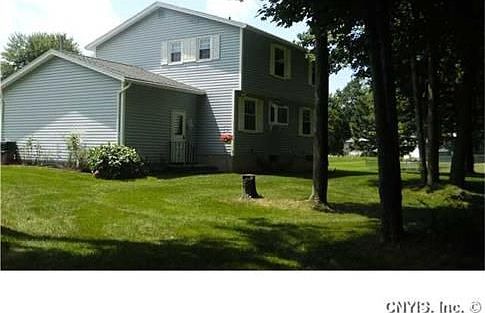 2nd image of 108 Thorndike Ln