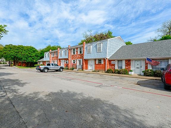 2nd image of 933 Roaring Springs Rd
