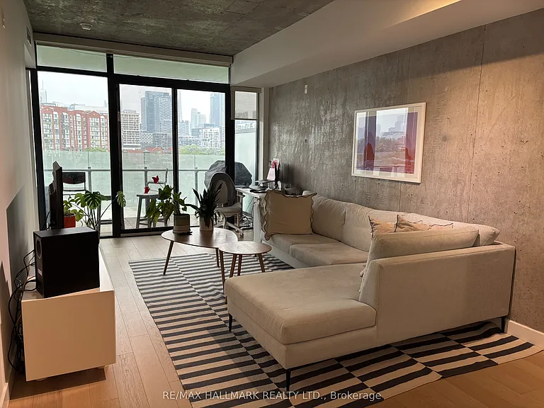 25 Stafford St #612 — Photo 7