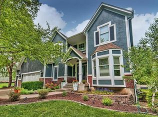 18833 Greenway Ln, Olathe, KS 66062