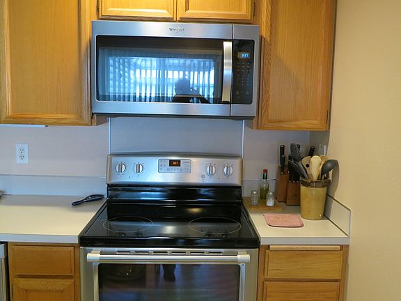 5th image of 1410 SE 4th Ave