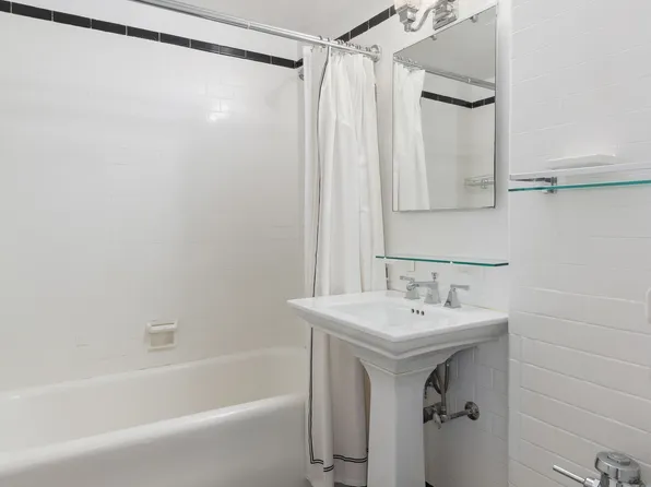 465 West 23rd Street image 3 of 12