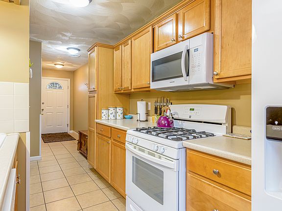 2nd image of 105 Rocky Brook Way