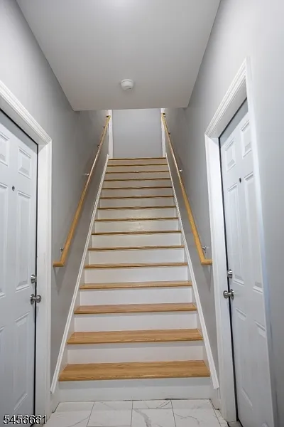 3 bed, 1.0 bath, $2,500 — Photo 2