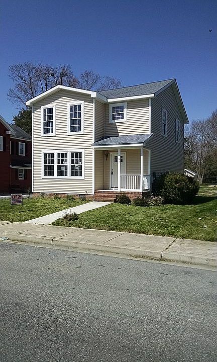 2nd image of 105 Market St