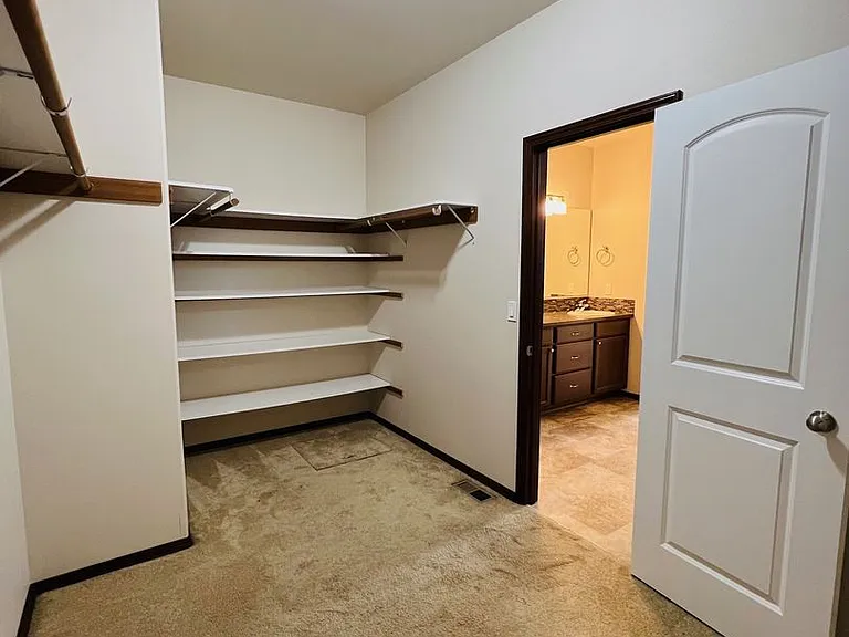 7704 W Washington Ave — Photo 42