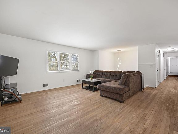 2nd image of 59 Sunnyside Rd