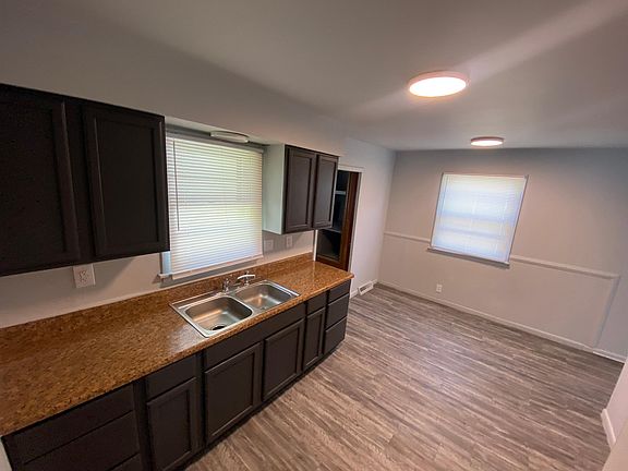 5th image of 426 Avenue E
