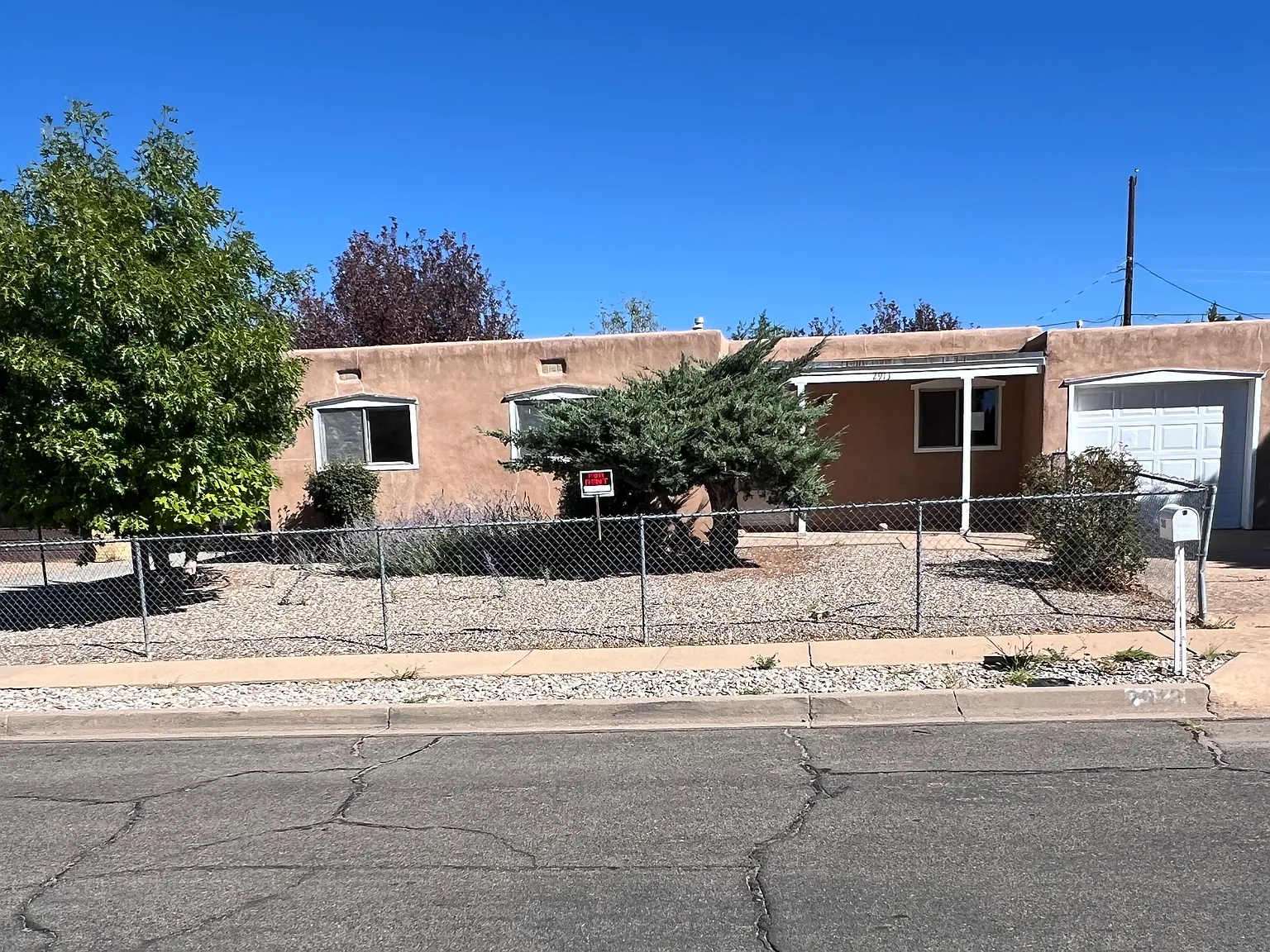 3 bed, 1206 sqft, $2,400 — Photo 2