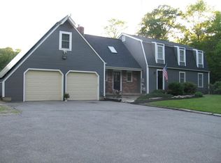 2041 Hill St, Northbridge, MA 01534