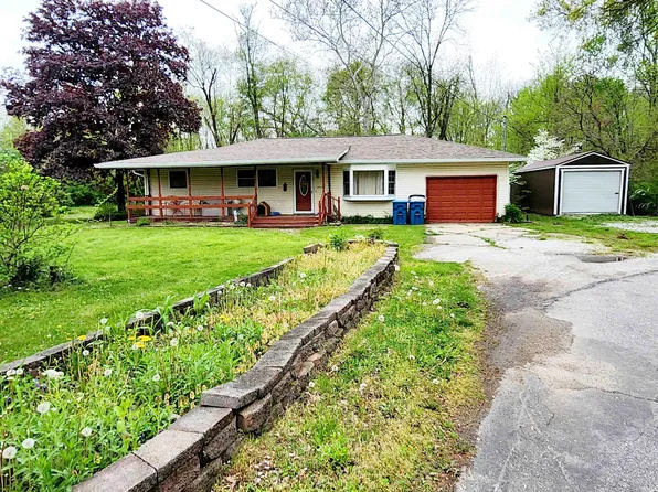 211 Allen Dr, Knox, IN 46534