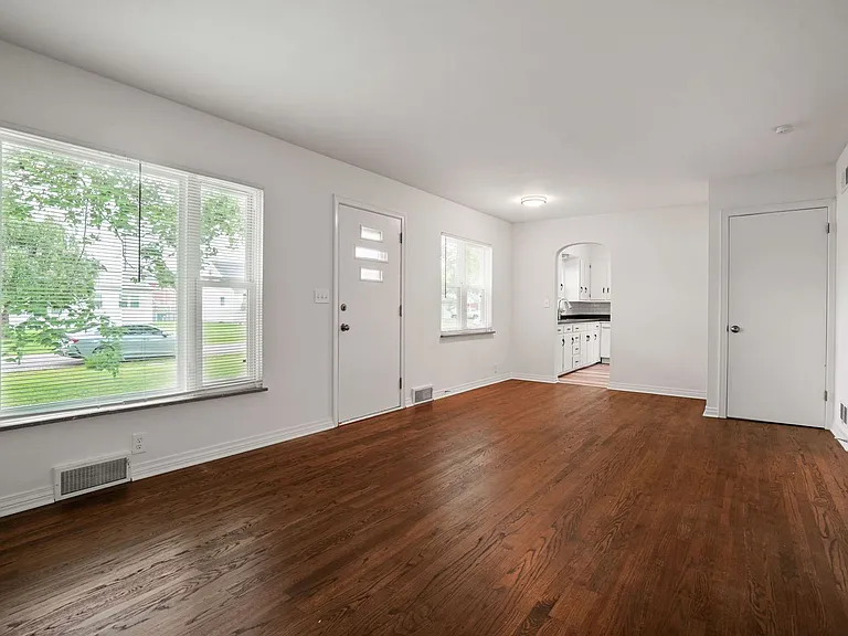1000 Glenmore Ave — Photo 18