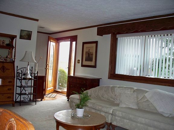 5th image of 1032 Warburton Dr