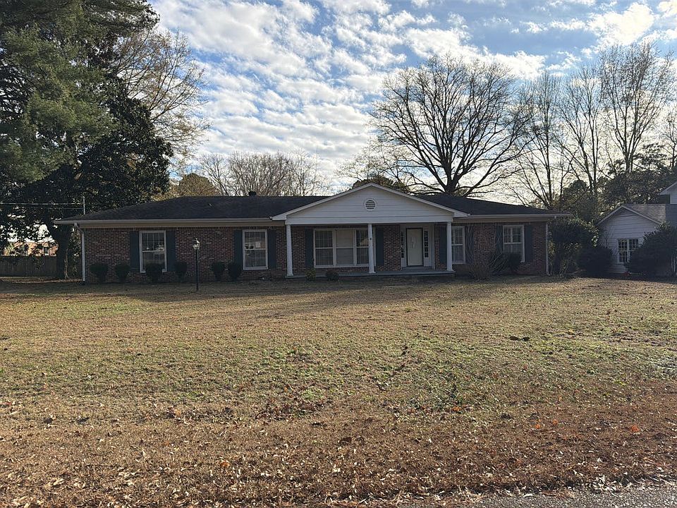 1st image of 20 Greenway Dr