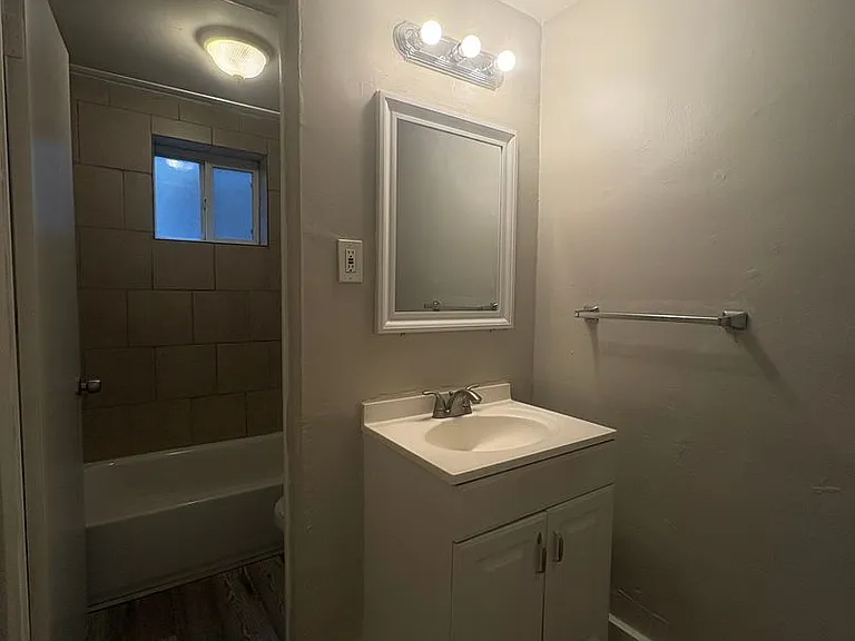 1475 Macon St — Photo 16