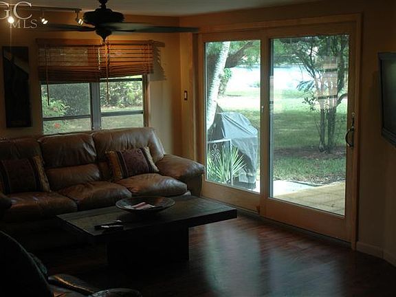 3rd image of 4301 Island Cir