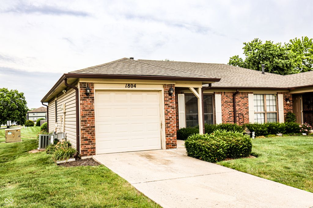 1804 Queensbridge Cir, Indianapolis, IN - View 3