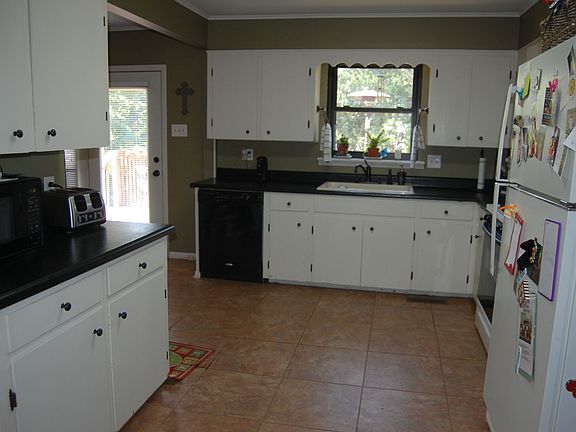 Kitchen (fridge can stay)