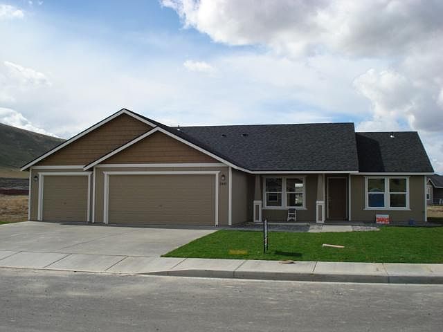 1st image of 3445 Kristen Dr W