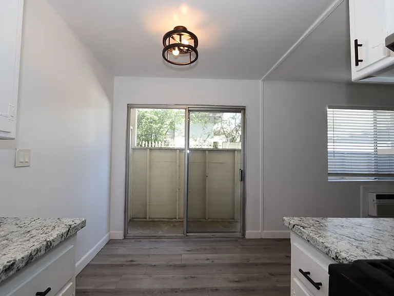 460 Vista Ave — Photo 11