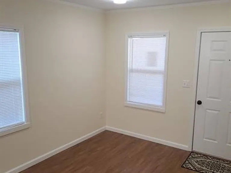 1538 Longfield Ave — Photo 2