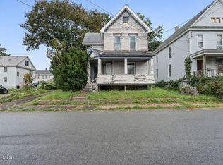 4 4th St, Amsterdam, NY 12010