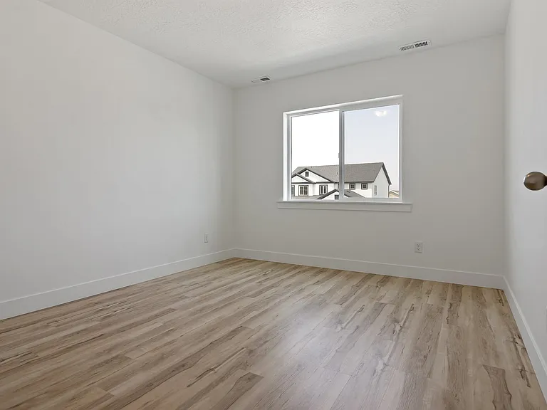 1288 Pamela St — Photo 15