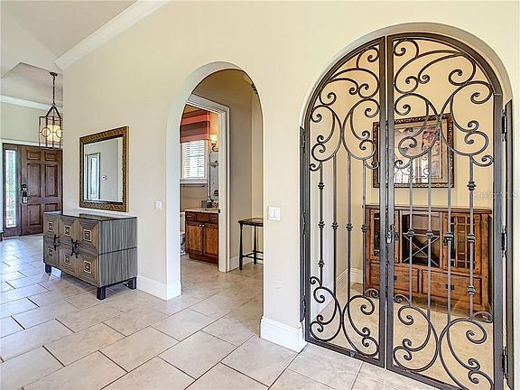 4th image of 1020 Castle Pines Ct